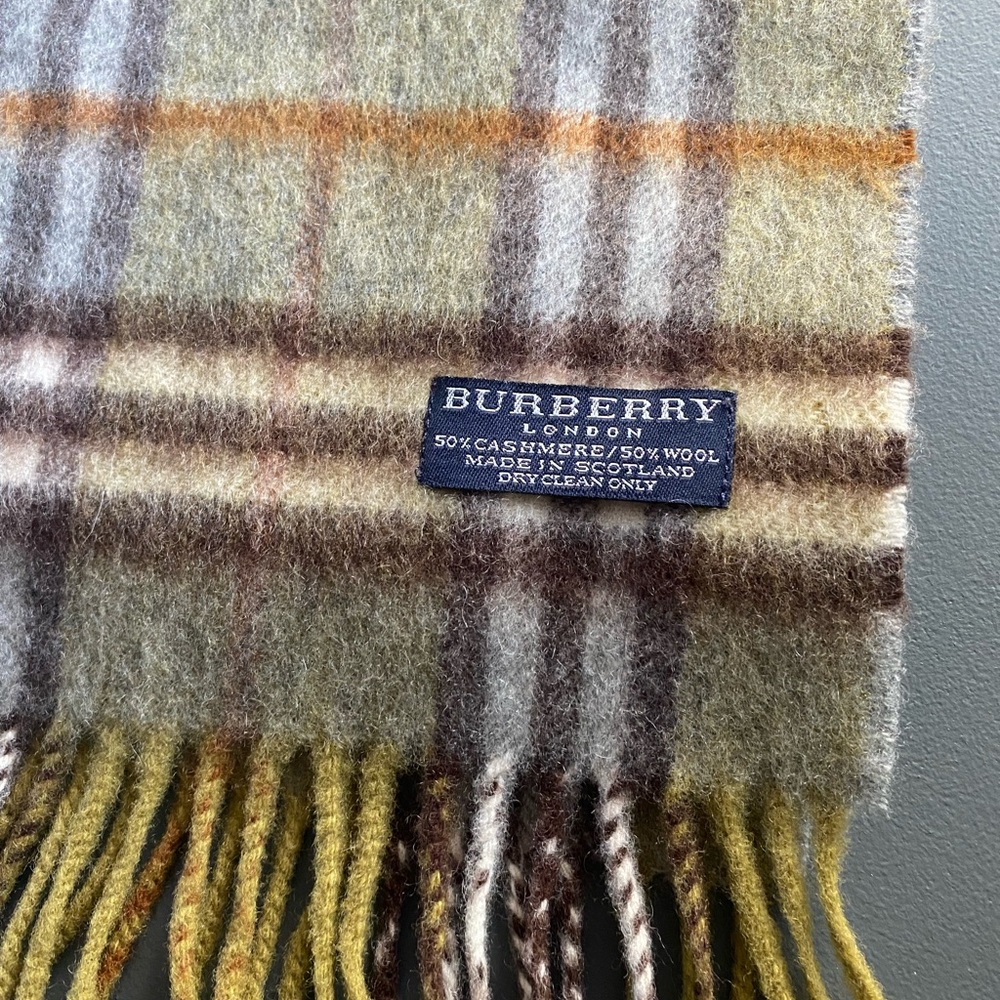 Authentic Burberry Classic Green Cashmere & Wool blend